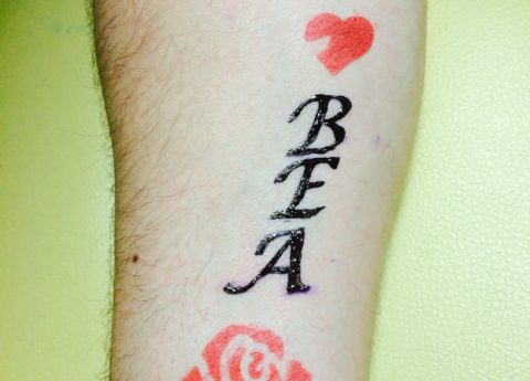 Tatouage temporaire bras